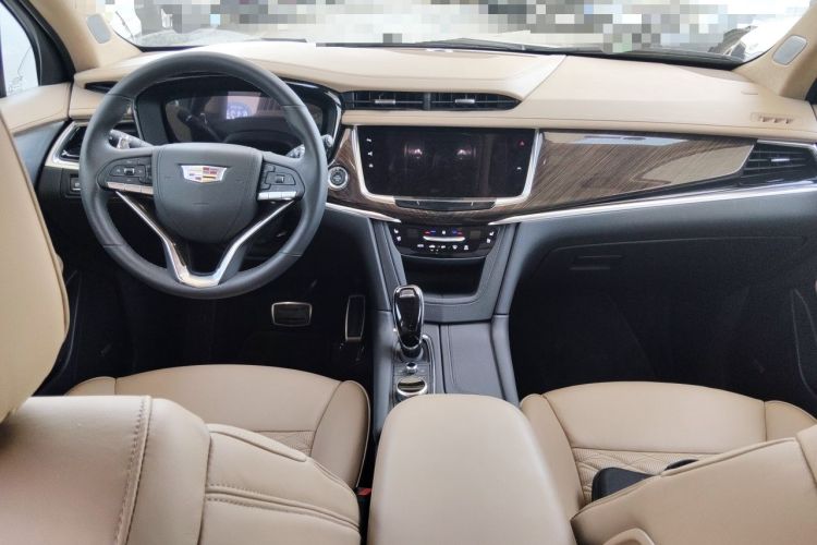 Used Cadillac XT6 2025 2.0T Six-Seater Four-Wheel-Drive Platinum Executive Black Label Version Center Console