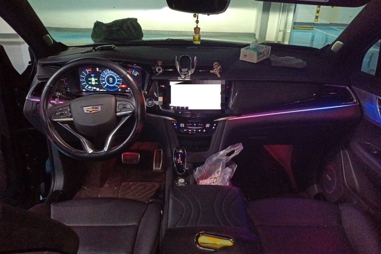 Used Cadillac XT6 2025 2.0T Six-Seater All-Wheel-Drive Prestige Executive Black Label Version Center Console