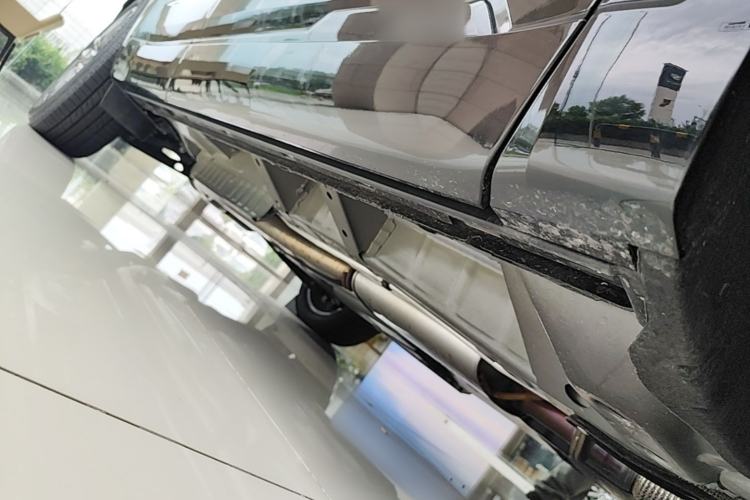 Used Cadillac XT6 2025 2.0T Six-Seater All-Wheel-Drive Prestige Executive Black Label Version Chassis Front Right