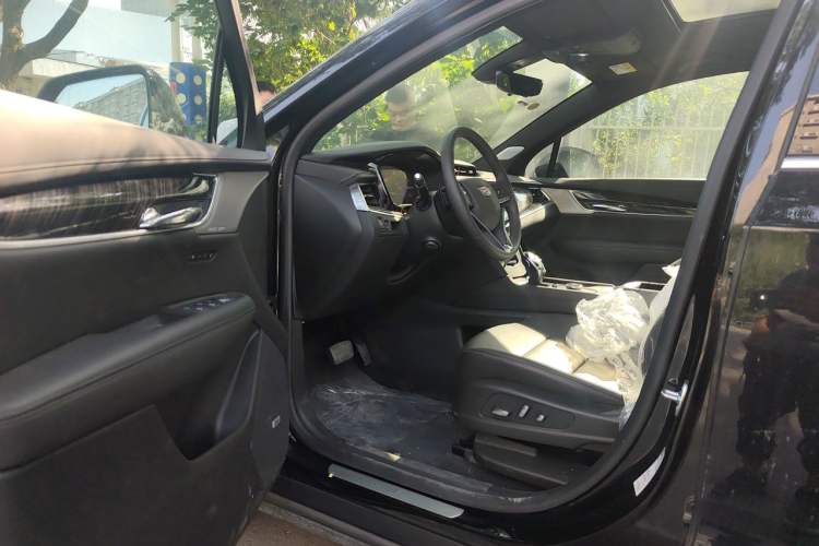 Used Cadillac XT6 2025 2.0T Six-Seater Four-Wheel-Drive Luxury Executive Classic Edition Driver Seat