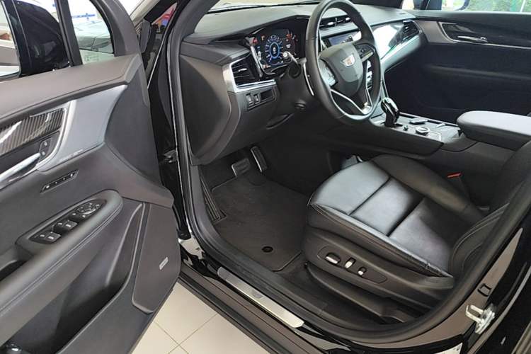 Used Cadillac XT6 2025 2.0T Six-Seater All-Wheel-Drive Prestige Executive Black Label Version Driver Seat