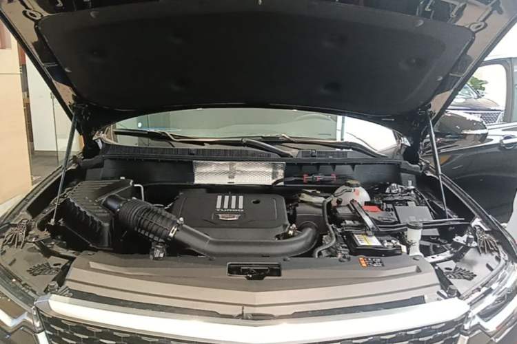 Used Cadillac XT6 2025 2.0T Six-Seater Four-Wheel-Drive Luxury Executive Classic Edition Engine Bay