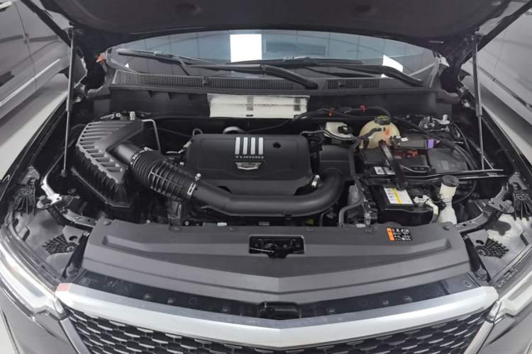 Used Cadillac XT6 2025 2.0T Six-Seater Four-Wheel-Drive Luxury Executive Classic Edition Engine Bay