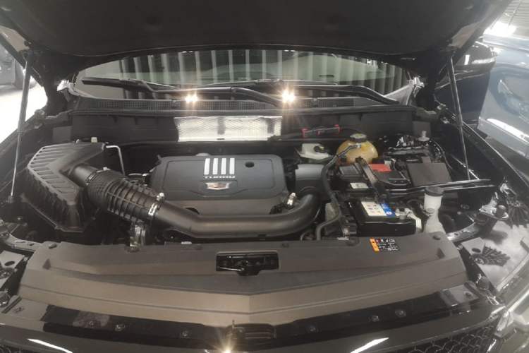 Used Cadillac XT6 2025 2.0T Six-Seater All-Wheel-Drive Prestige Executive Black Label Version Engine Bay