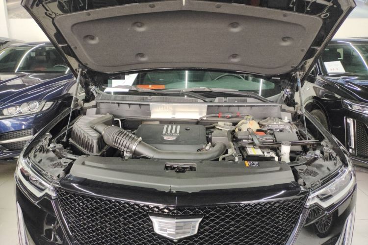 Used Cadillac XT6 2025 2.0T Six-Seater All-Wheel-Drive Prestige Executive Black Label Version Engine Bay