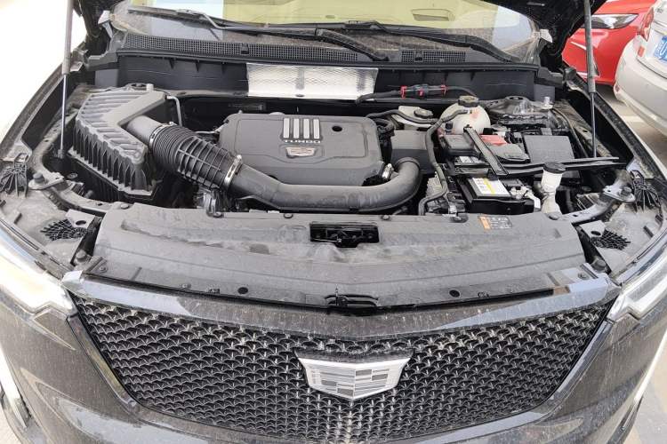 Used Cadillac XT6 2025 2.0T Six-Seater Four-Wheel-Drive Platinum Executive Black Label Version Engine Bay