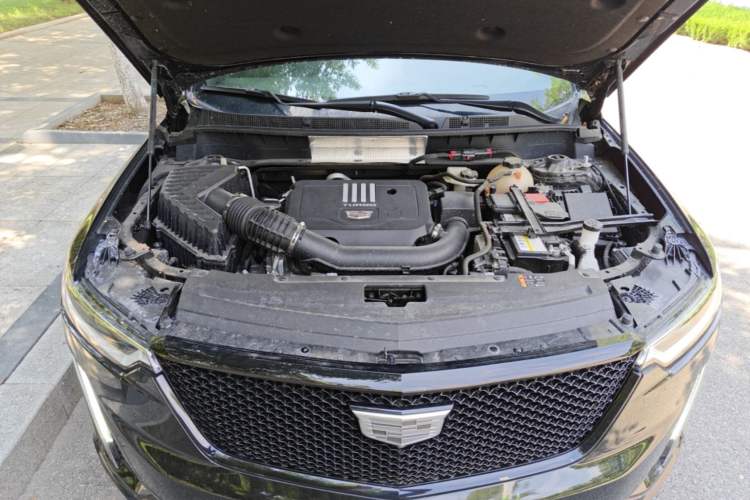 Used Cadillac XT6 2025 2.0T Six-Seater All-Wheel-Drive Prestige Executive Black Label Version Engine Bay