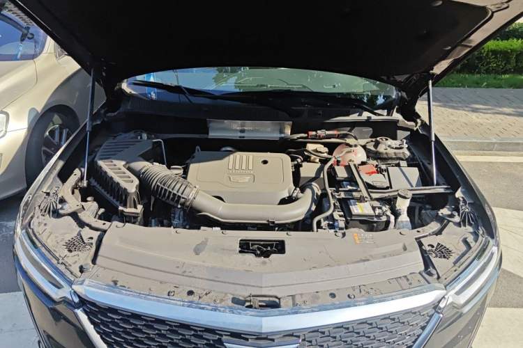 Used Cadillac XT6 2025 2.0T Six-Seater Four-Wheel-Drive Luxury Executive Classic Edition Engine Bay