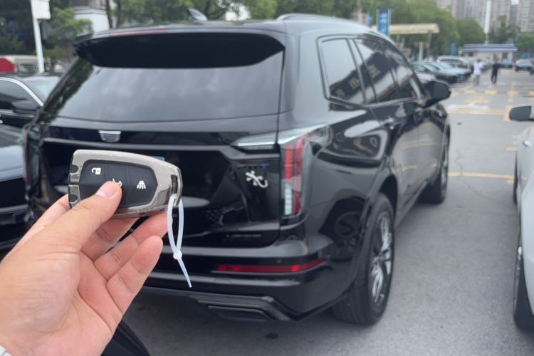 Used Cadillac XT6 2025 2.0T Six-Seater Four-Wheel-Drive Platinum Executive Black Label Version Exterior 3
