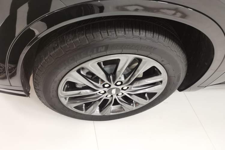 Used Cadillac XT6 2025 2.0T Six-Seater All-Wheel-Drive Prestige Executive Black Label Version Exterior 4
