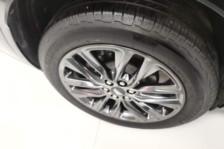 Used Cadillac XT6 2025 2.0T Six-Seater All-Wheel-Drive Prestige Executive Black Label Version Exterior 5