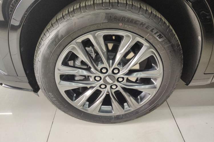 Used Cadillac XT6 2025 2.0T Six-Seater All-Wheel-Drive Prestige Executive Black Label Version Exterior 7