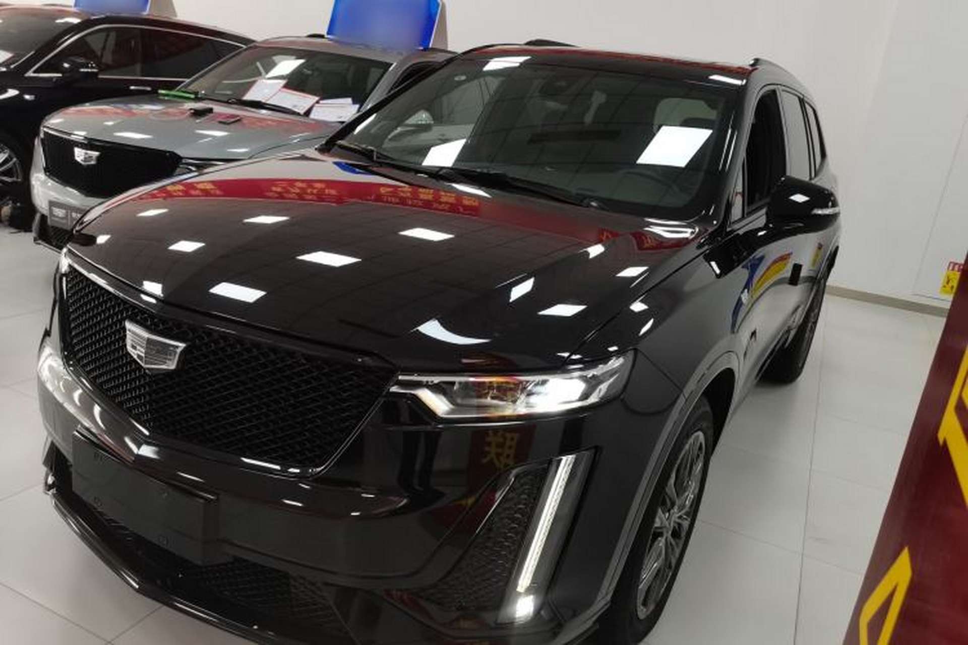 Used Cadillac XT6 2025 2.0T Six-Seater All-Wheel-Drive Prestige Executive Black Label Version Front Left 45 Deg