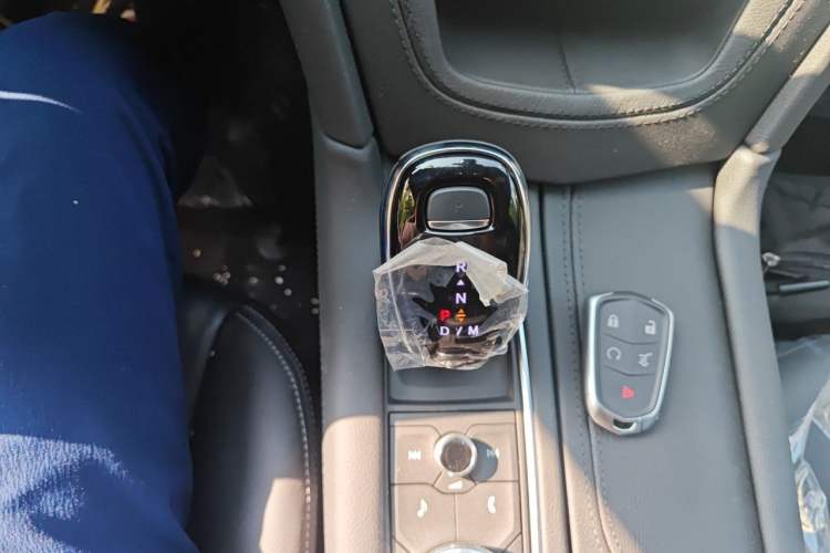 Used Cadillac XT6 2025 2.0T Six-Seater Four-Wheel-Drive Luxury Executive Classic Edition Gear Lever