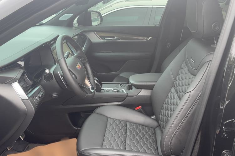 Used Cadillac XT6 2025 2.0T Six-Seater Four-Wheel-Drive Platinum Executive Black Label Version Interior 1