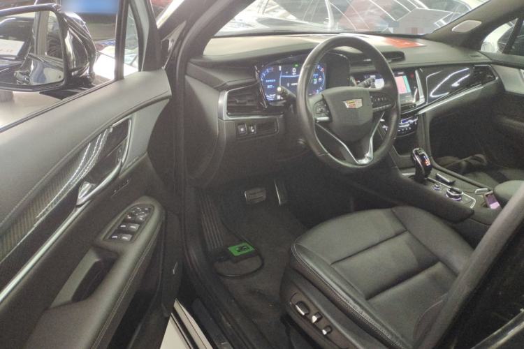 Used Cadillac XT6 2025 2.0T Six-Seater All-Wheel-Drive Prestige Executive Black Label Version Interior 3