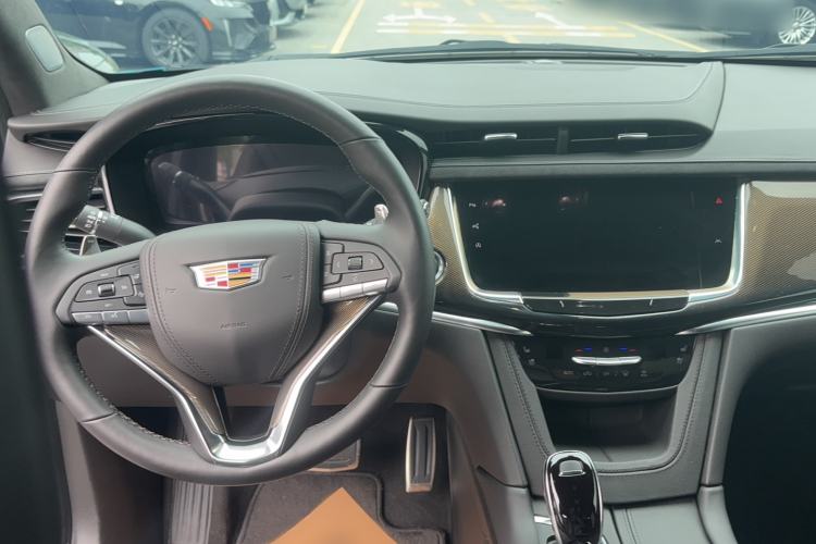 Used Cadillac XT6 2025 2.0T Six-Seater Four-Wheel-Drive Platinum Executive Black Label Version Interior 3
