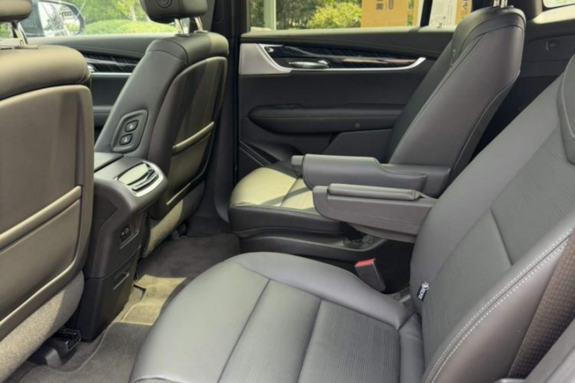 Used Cadillac XT6 2025 2.0T Six-Seater Four-Wheel-Drive Luxury Executive Classic Edition Interior 5