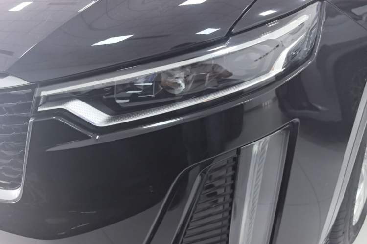Used Cadillac XT6 2025 2.0T Six-Seater Four-Wheel-Drive Luxury Executive Classic Edition Left Front Headlight