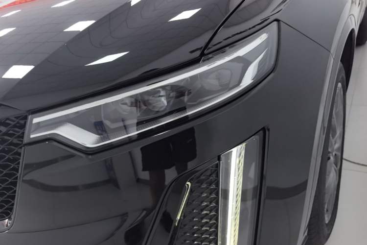 Used Cadillac XT6 2025 2.0T Six-Seater All-Wheel-Drive Prestige Executive Black Label Version Left Front Headlight