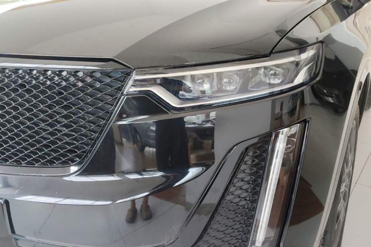 Used Cadillac XT6 2025 2.0T Six-Seater All-Wheel-Drive Prestige Executive Black Label Version Left Front Headlight