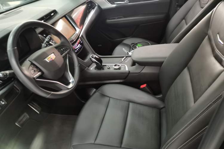 Used Cadillac XT6 2025 2.0T Six-Seater All-Wheel-Drive Prestige Executive Black Label Version Left Front Seat