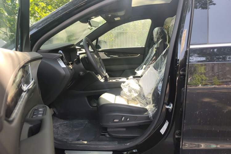Used Cadillac XT6 2025 2.0T Six-Seater Four-Wheel-Drive Luxury Executive Classic Edition Left Front Seat