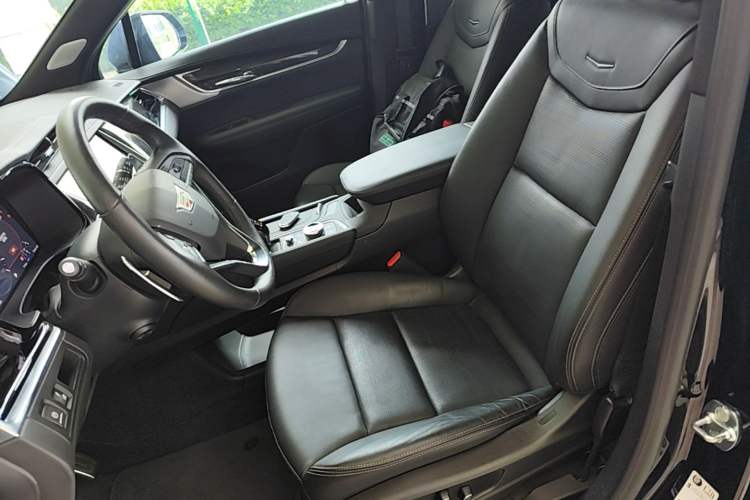 Used Cadillac XT6 2025 2.0T Six-Seater All-Wheel-Drive Prestige Executive Black Label Version Left Front Seat