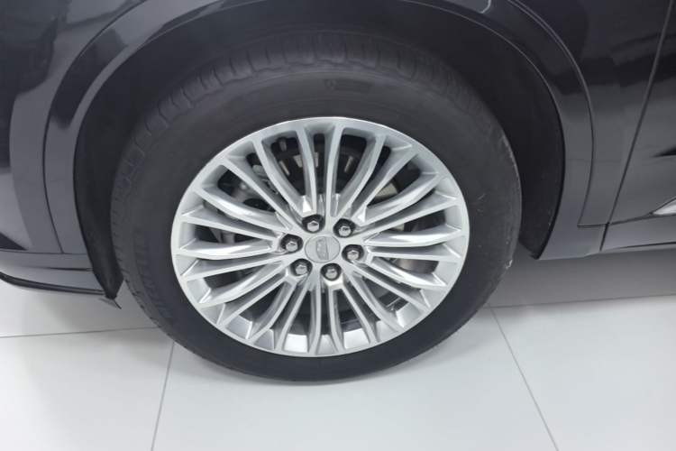 Used Cadillac XT6 2025 2.0T Six-Seater Four-Wheel-Drive Luxury Executive Classic Edition Left Front Wheel Hub