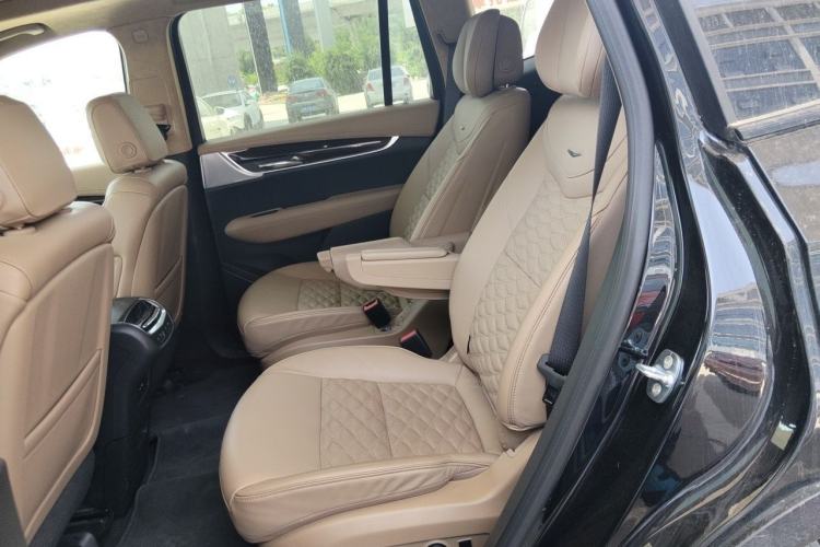 Used Cadillac XT6 2025 2.0T Six-Seater Four-Wheel-Drive Platinum Executive Black Label Version Left Rear Seat