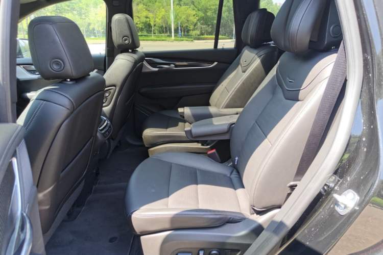 Used Cadillac XT6 2025 2.0T Six-Seater All-Wheel-Drive Prestige Executive Black Label Version Left Rear Seat