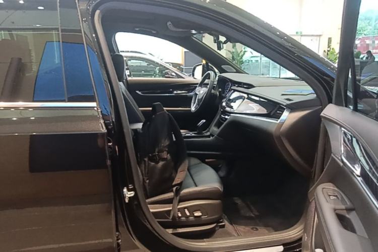 Used Cadillac XT6 2025 2.0T Six-Seater Four-Wheel-Drive Luxury Executive Classic Edition Right Front Seat