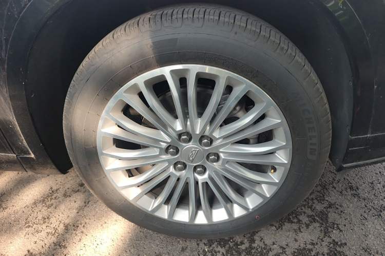 Used Cadillac XT6 2025 2.0T Six-Seater Four-Wheel-Drive Luxury Executive Classic Edition Right Front Wheel Hub