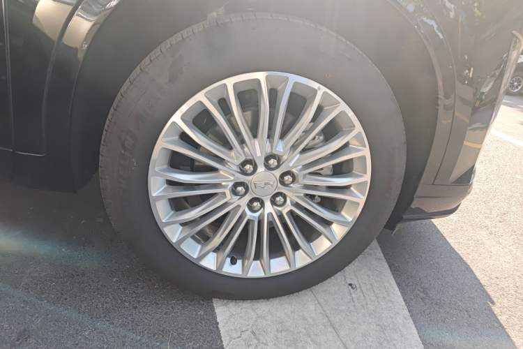 Used Cadillac XT6 2025 2.0T Six-Seater Four-Wheel-Drive Luxury Executive Classic Edition Right Front Wheel Hub