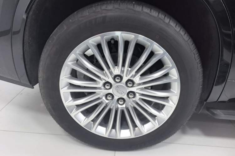 Used Cadillac XT6 2025 2.0T Six-Seater Four-Wheel-Drive Luxury Executive Classic Edition Right Rear Wheel Hub