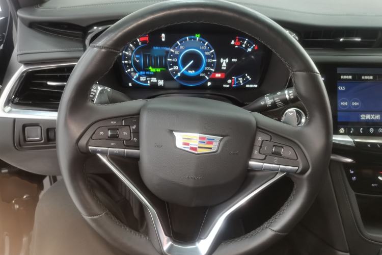 Used Cadillac XT6 2025 2.0T Six-Seater All-Wheel-Drive Prestige Executive Black Label Version Steering Wheel