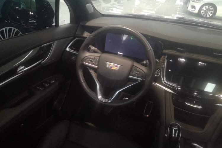 Used Cadillac XT6 2025 2.0T Six-Seater All-Wheel-Drive Prestige Executive Black Label Version Steering Wheel