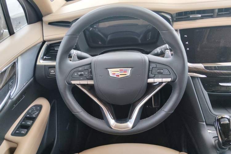 Used Cadillac XT6 2025 2.0T Six-Seater Four-Wheel-Drive Platinum Executive Black Label Version Steering Wheel