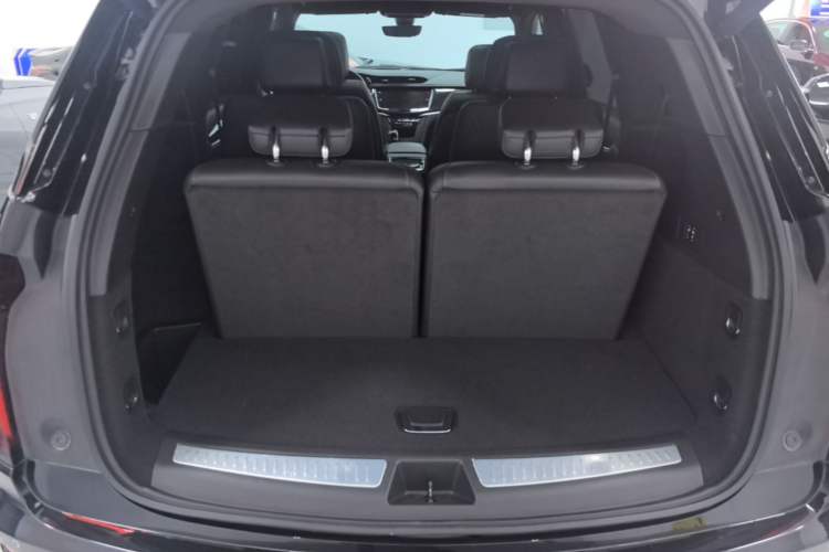 Used Cadillac XT6 2025 2.0T Six-Seater Four-Wheel-Drive Luxury Executive Classic Edition Trunk