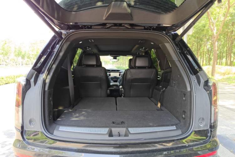Used Cadillac XT6 2025 2.0T Six-Seater All-Wheel-Drive Prestige Executive Black Label Version Trunk