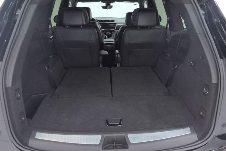 Used Cadillac XT6 2025 2.0T Six-Seater All-Wheel-Drive Prestige Executive Black Label Version Trunk