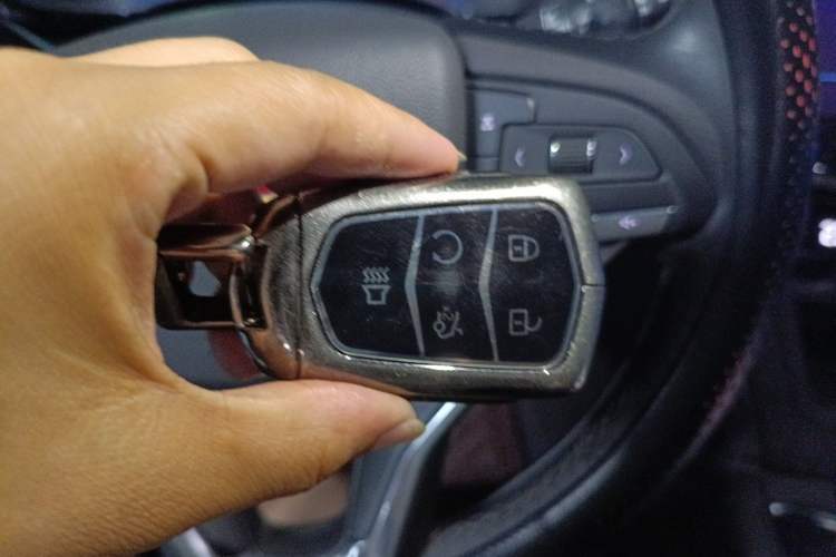 Used Cadillac XT6 2025 2.0T Six-Seater All-Wheel-Drive Prestige Executive Black Label Version Vehicle Key