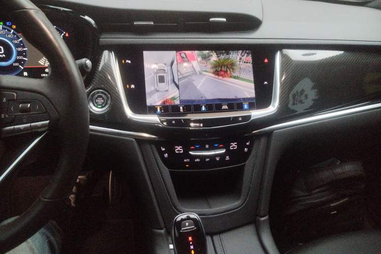 Used Cadillac XT6 2025 2.0T Six-Seater All-Wheel-Drive Prestige Executive Black Label Version Audio And AC Panel