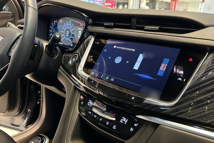 Used Cadillac XT6 2025 2.0T Six-Seater Four-Wheel-Drive Luxury Executive Classic Edition Audio And AC Panel