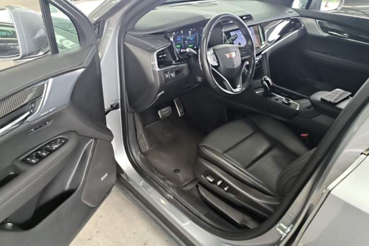 Used Cadillac XT6 2025 2.0T Six-Seater All-Wheel-Drive Prestige Executive Black Label Version Driver Seat