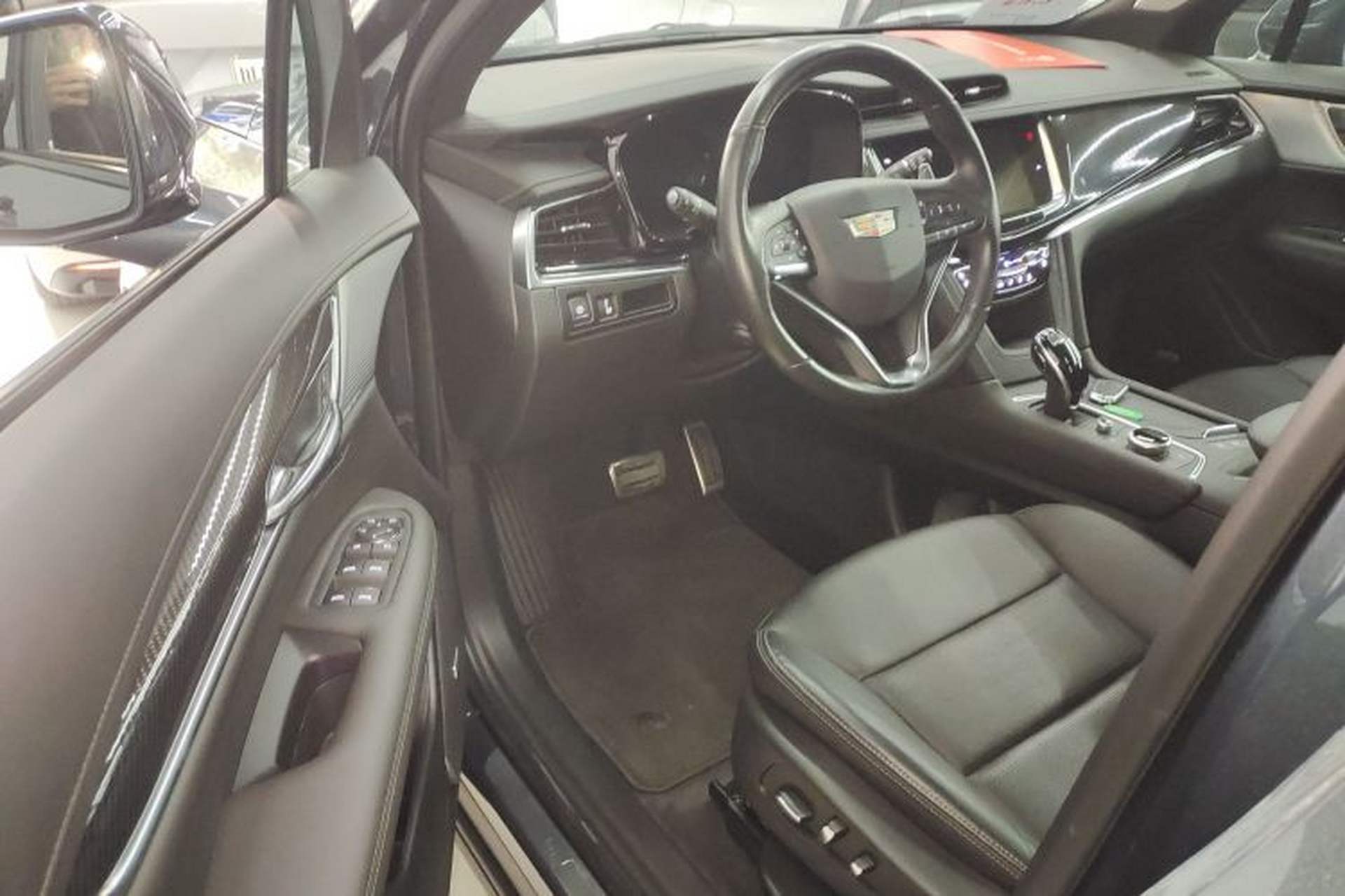 Used Cadillac XT6 2025 2.0T Six-Seater All-Wheel-Drive Prestige Executive Black Label Version Driver Seat