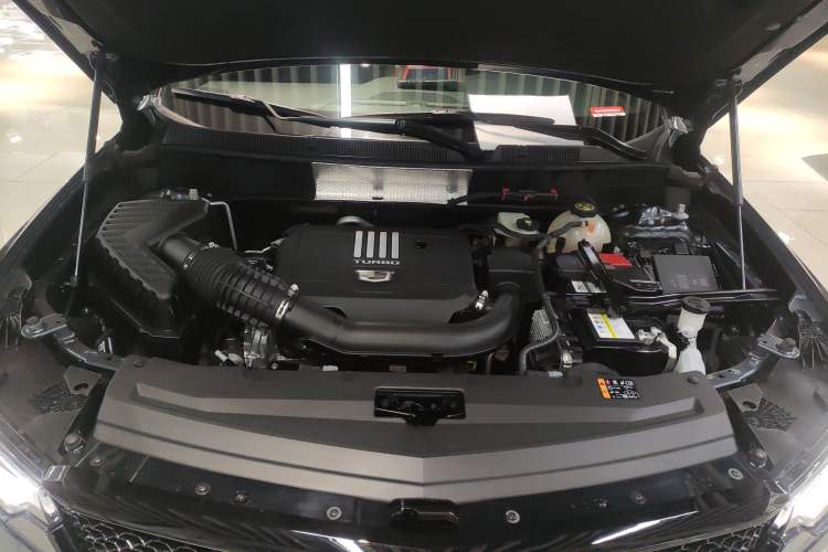 Used Cadillac XT6 2025 2.0T Six-Seater All-Wheel-Drive Prestige Executive Black Label Version Engine Bay