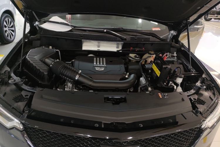 Used Cadillac XT6 2025 2.0T Six-Seater All-Wheel-Drive Prestige Executive Black Label Version Engine Bay
