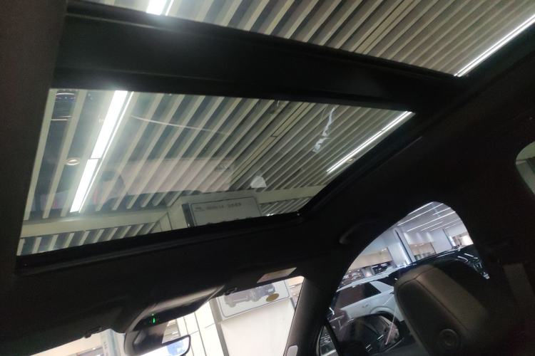 Used Cadillac XT6 2025 2.0T Six-Seater All-Wheel-Drive Prestige Executive Black Label Version Headliner