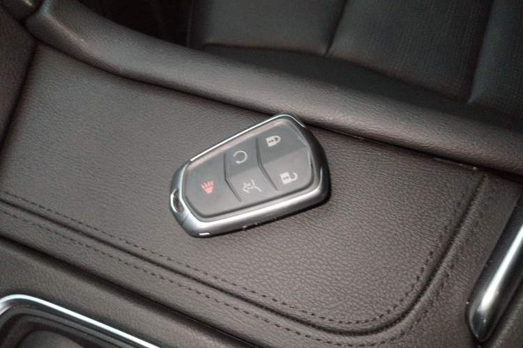 Used Cadillac XT6 2025 2.0T Six-Seater All-Wheel-Drive Prestige Executive Black Label Version Interior 1